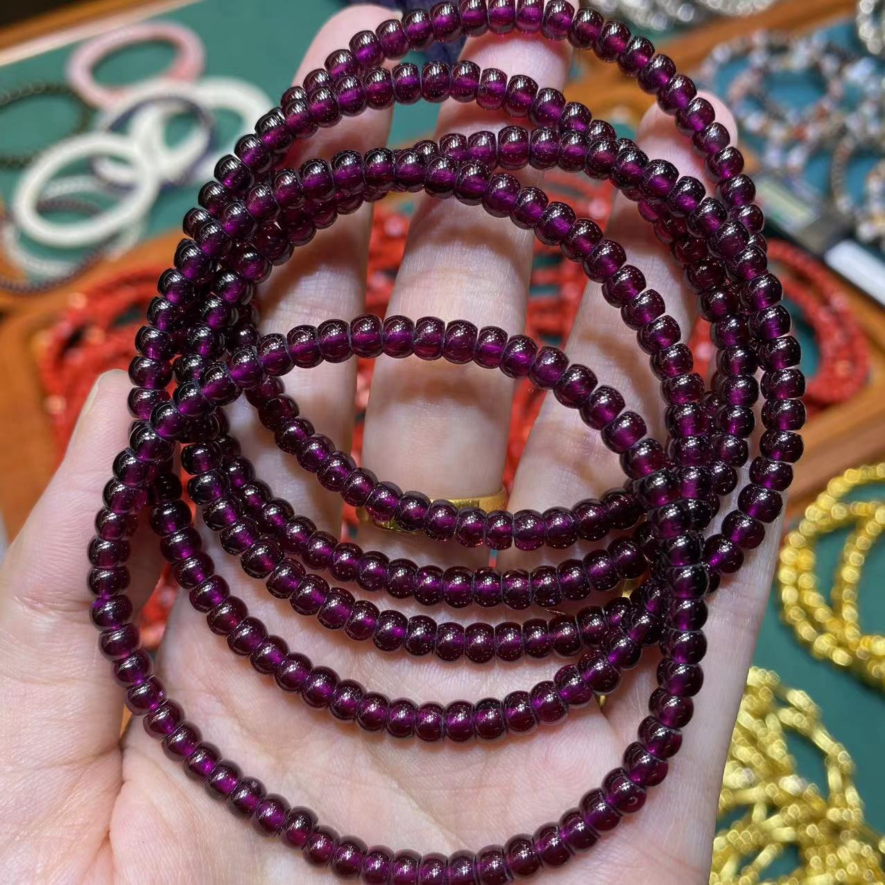 天然紫牙乌石榴石药片珠手链颜色紫漂亮晶体透品质好细腻工艺优秀