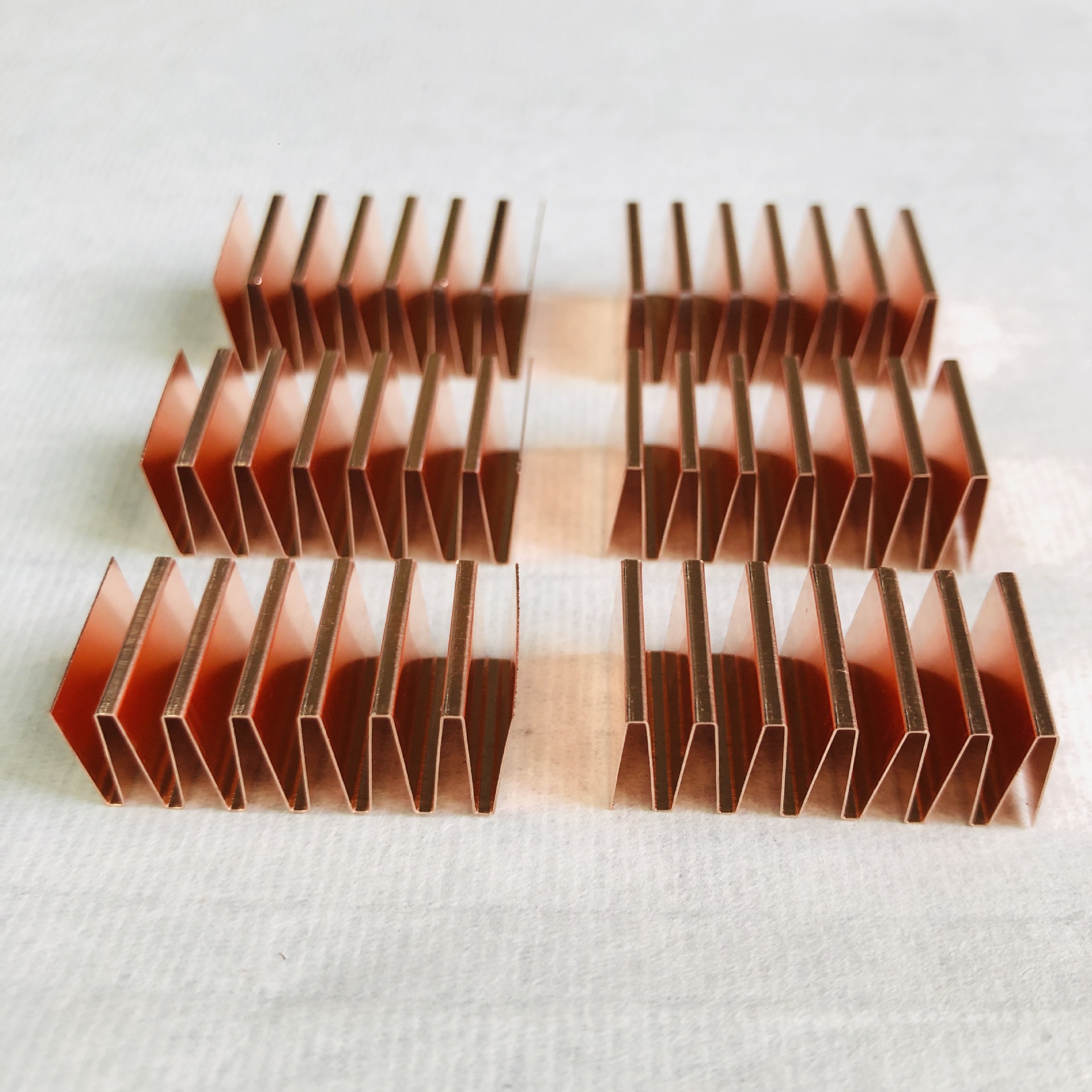 异形弹簧生产加工厂家 灯具散热用片弹簧厂家定做 车灯散热器铜片