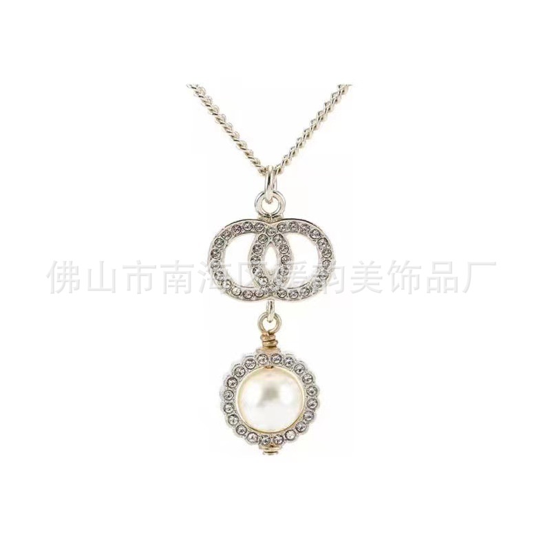 New Classic Style Necklace Women's Classic Fashion Peach Heart Double C Necklace Chanel-Style Rhinestone Pearl Sweater Chain Necklace