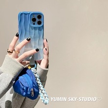 波浪纹渐变蓝色适用iPhone14promax/13pro新款15promax手机壳12女