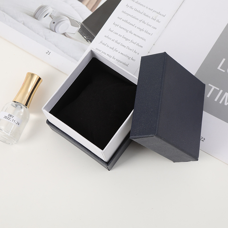 2023 New Solid Color Jewelry Box Dermatoglyph Paper Quality Watch Square Packing Box Tiandigai Ring Necklace Jewelry Collection