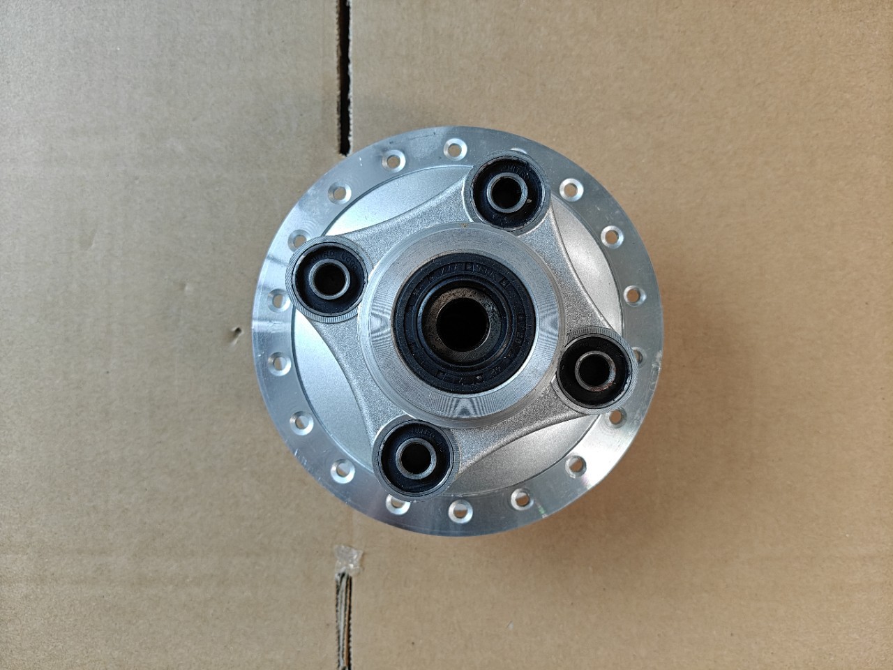 cg125珠江125摩托车后轮毂总成-阿里巴巴