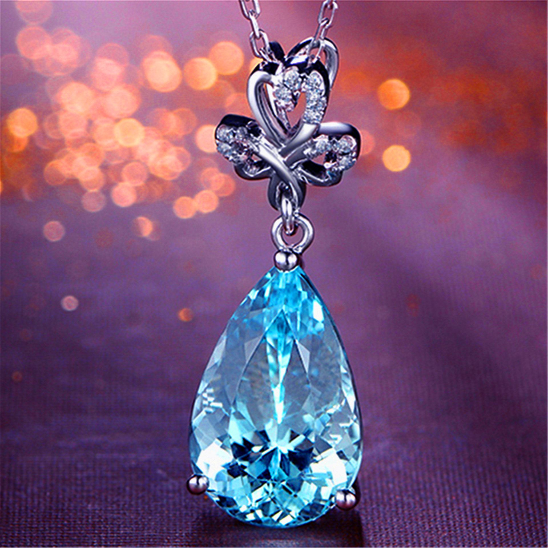 气质幸运三叶草吊坠 仿天然海蓝宝吊坠镀18k白金镶嵌钻石彩宝项坠