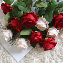 仿真红色玫瑰花单支假花干花束高档塑料jk拍照布景玫瑰瀑布装饰花