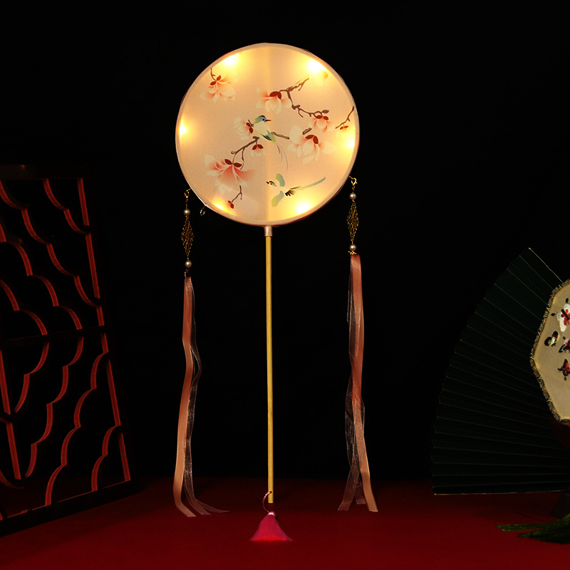 现货宫灯元宵灯汉服工艺扇子长柄团扇带灯 宫扇可当花灯旅游景区