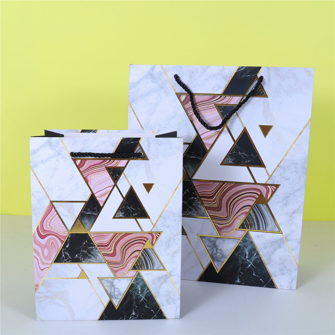Triangle Paper Portable Paper Bag for Gifts Marble Square White Card Packing Bag Black and White Triangle Gift Bag