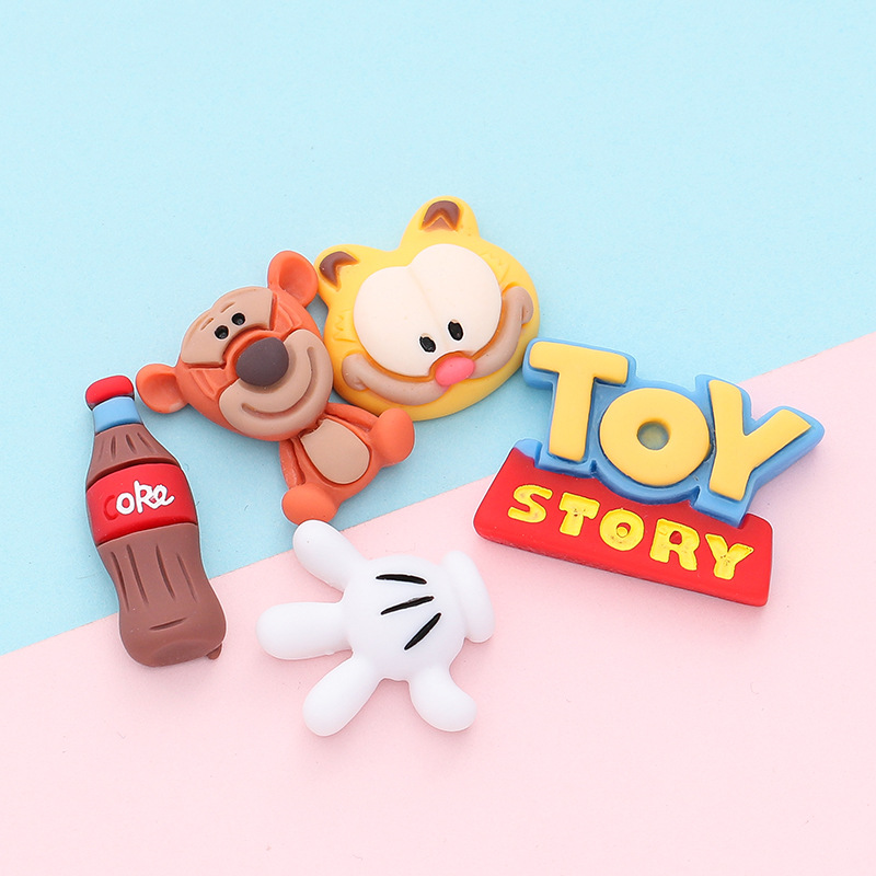 现货可乐跳跳虎toy字牌手套树脂配件diy奶油胶手机壳贴片汽车装饰