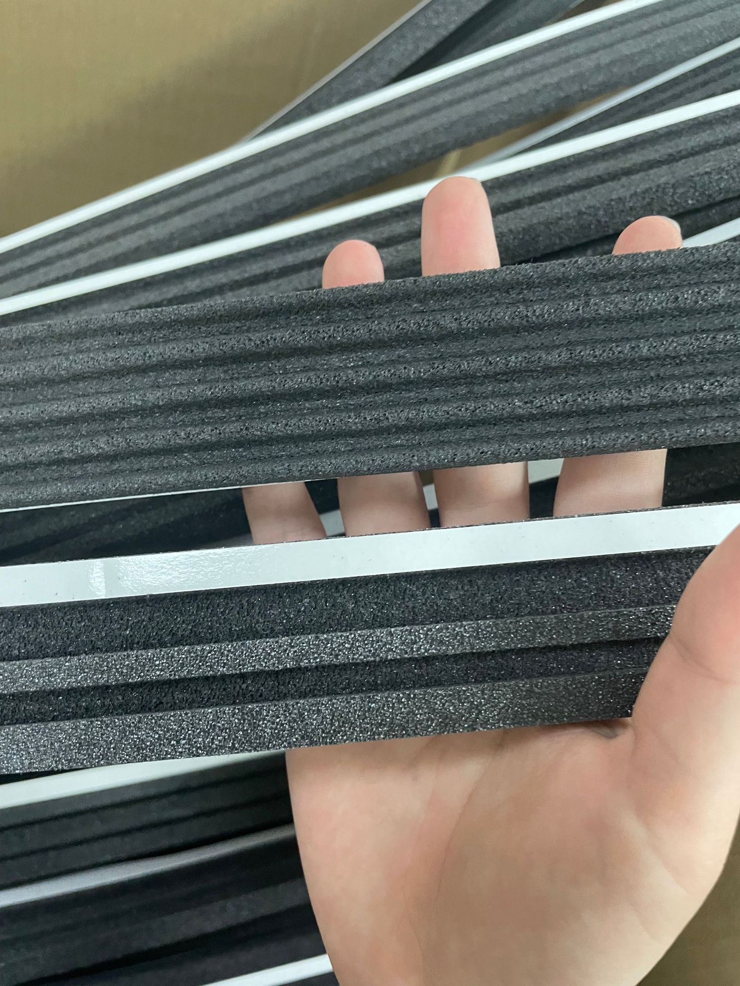 厂家生产xpe门窗隔热棉密封条阻燃隔热保温棉断桥铝门窗隔热棉