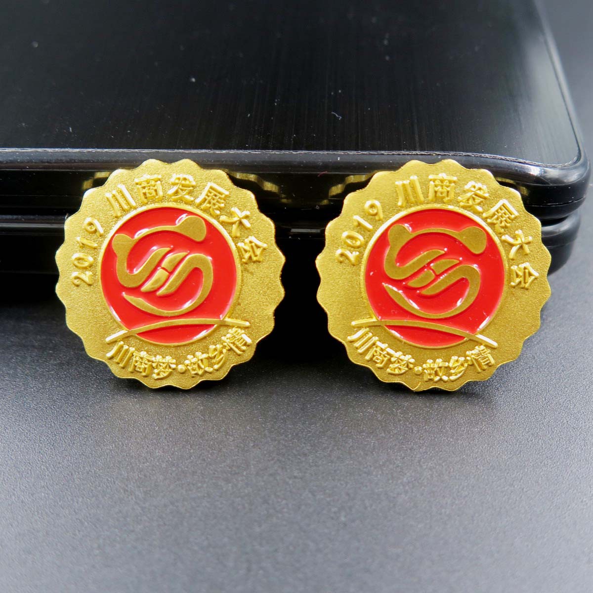 直供磁吸胸章四川公司司徽商业会议大会徽重庆校园磁铁徽章厂家