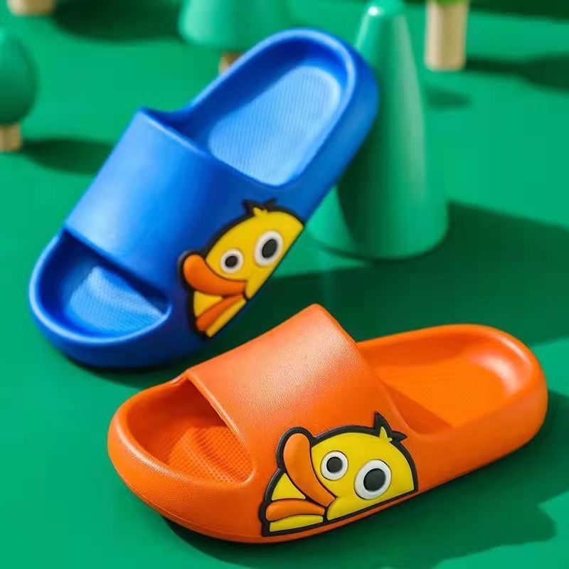 厂价批发鸭子儿童拖鞋 可爱卡通厚亲子踩屎感家居透气浴室拖鞋