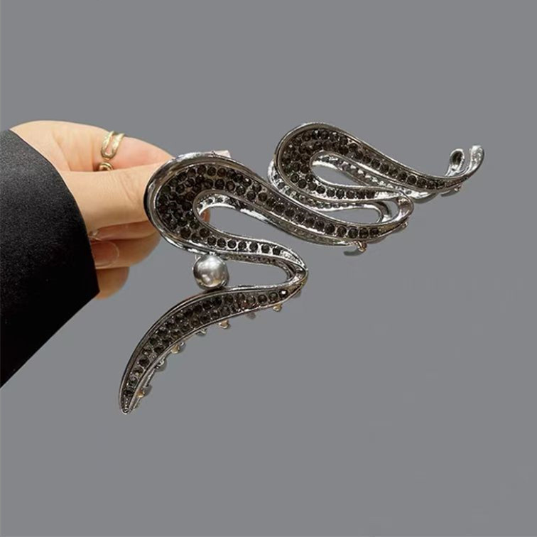 New Metal Diamond Snake-Shaped Oversized Grip European and American Style Black Gold Shark Clip Back Head Updo Hair Clip Hair Accessories