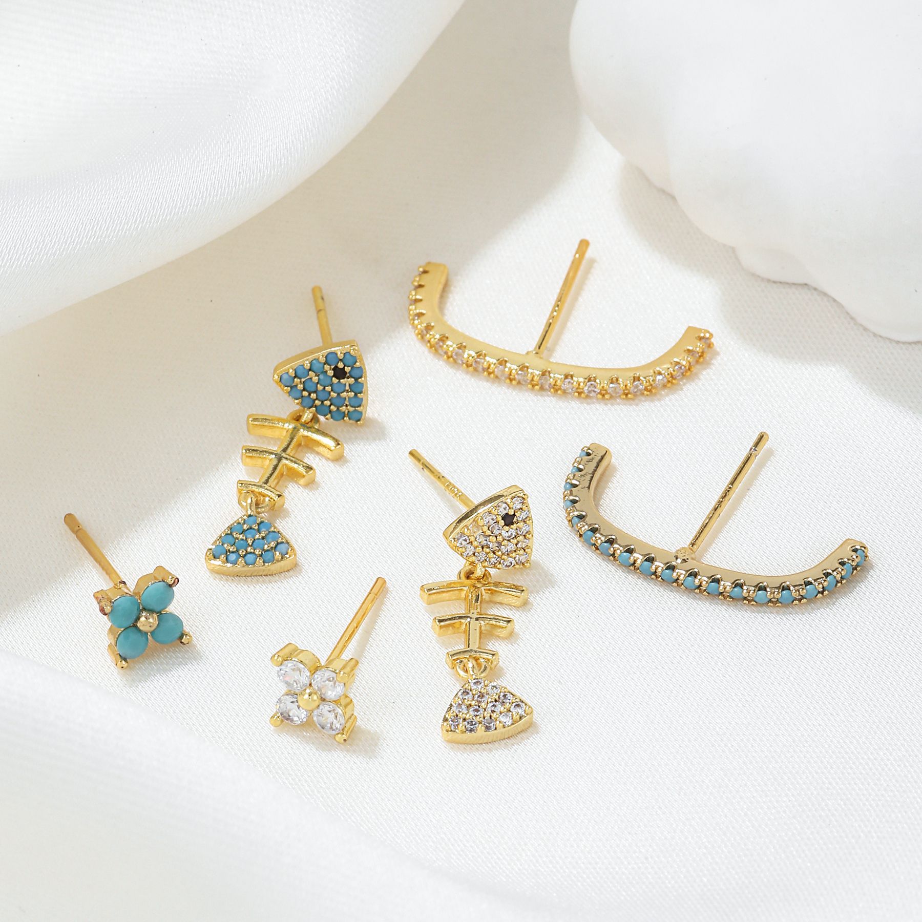 Sterling Silver Needle Micro Inlaid Zircon Animal Fishbone Set Stud Earrings Asymmetric Personality Fashion European and American Style Ear Rings Wholesale