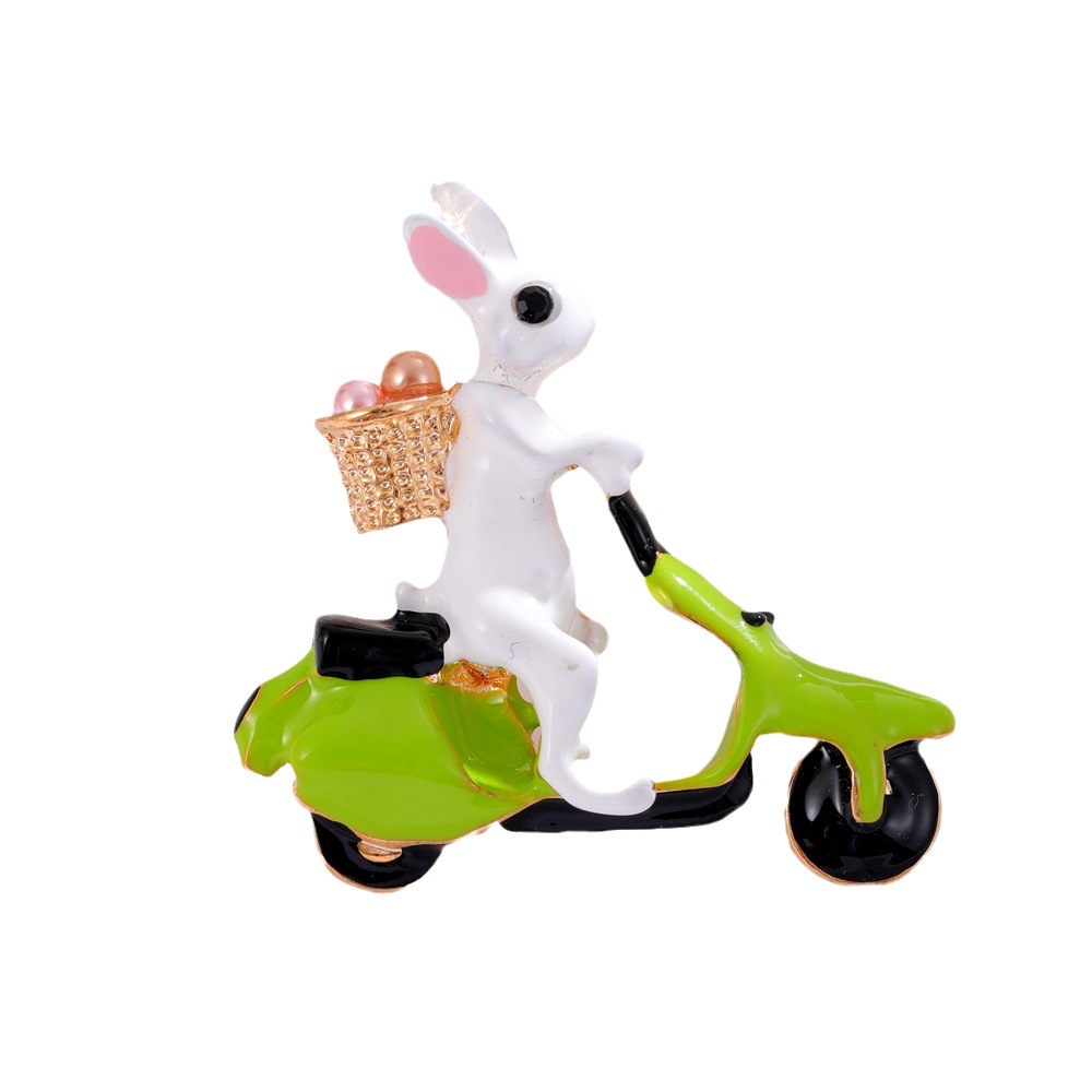 Oil Dripping Cute Pet Rabbit Riding Battery Car Brooch Fashion Cartoon Zodiac Creative Pin Animal Accessories
