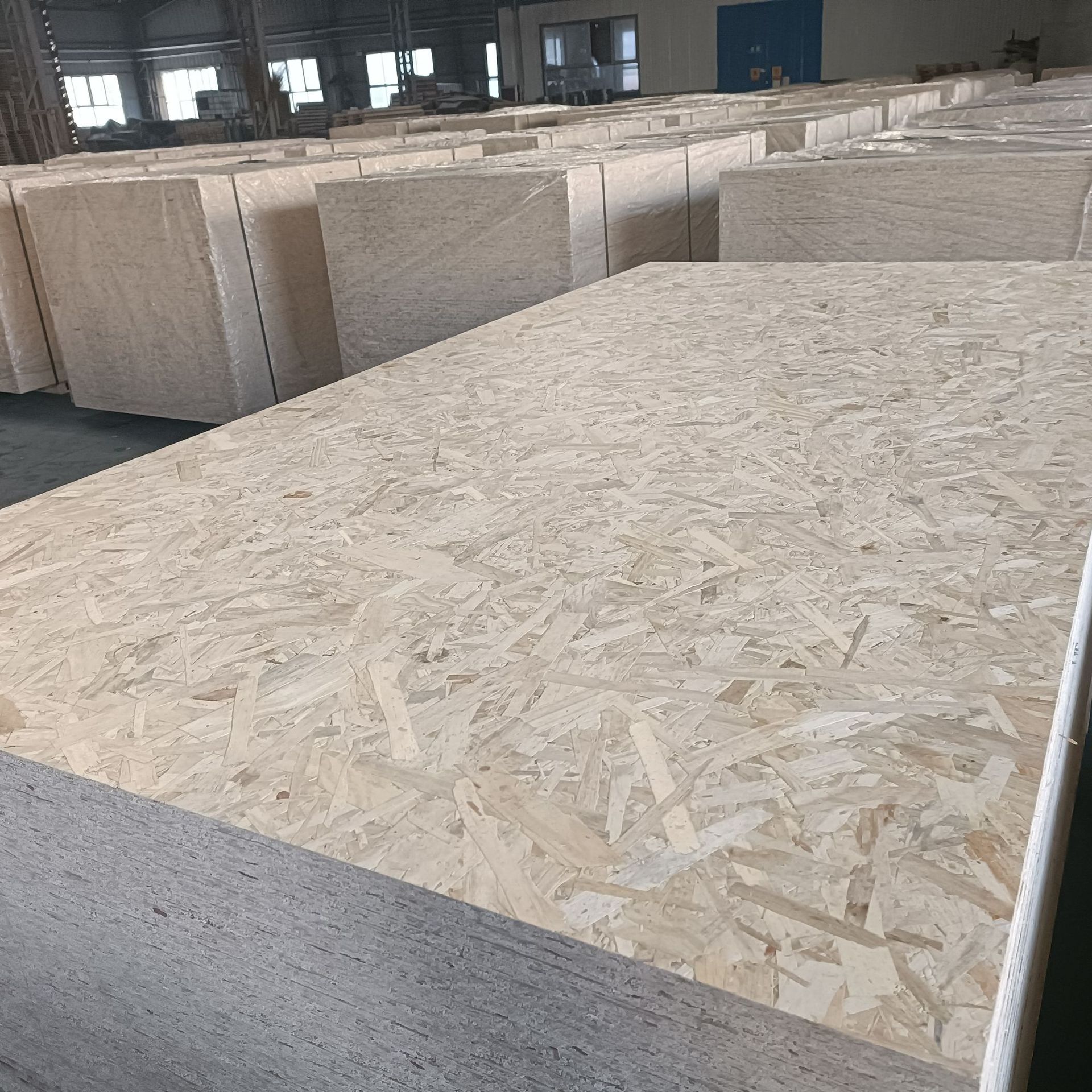 osb定向刨花板欧松板实木板材12mm 定向结构建筑装饰墙板大量批发