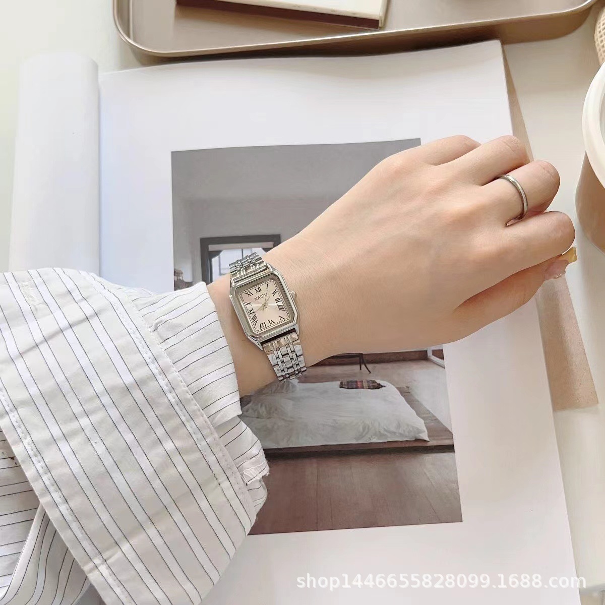 方形钢带石英手表简约时尚女生手表森系ins表女士表货源批发代销