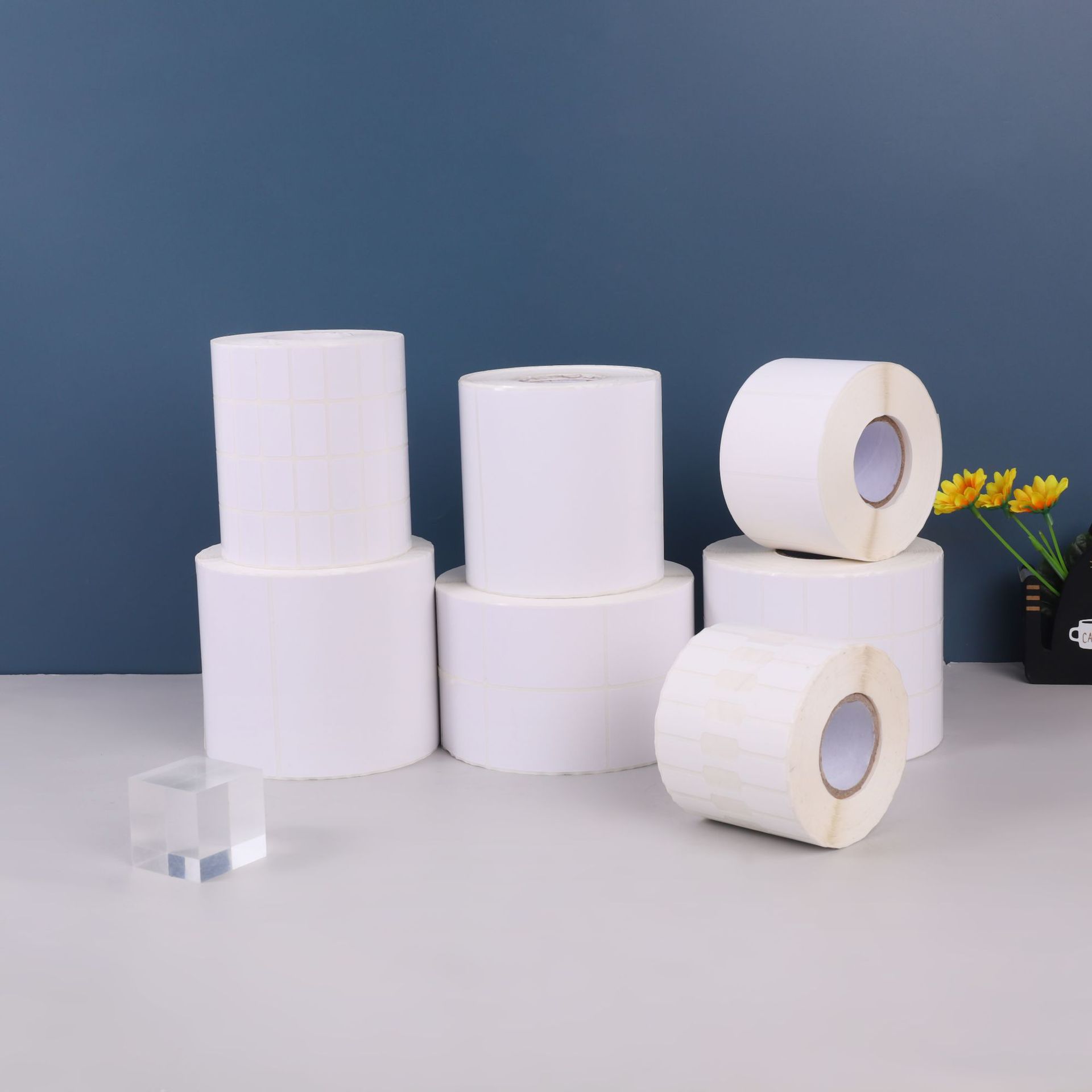 大量现货铜版纸100x100空白标签纸卷筒不干胶打印纸标签贴纸批发