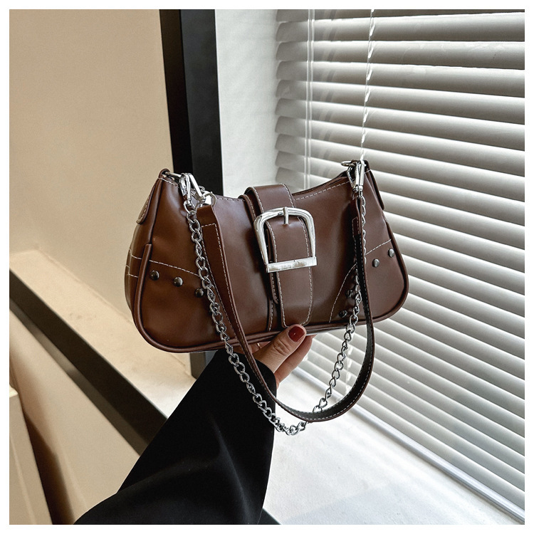 Rivet Personalized Bag 2023 New Spring Stylish Textured Solid Color Chain Shoulder Small Square Bag Western Style Crossbody Bag