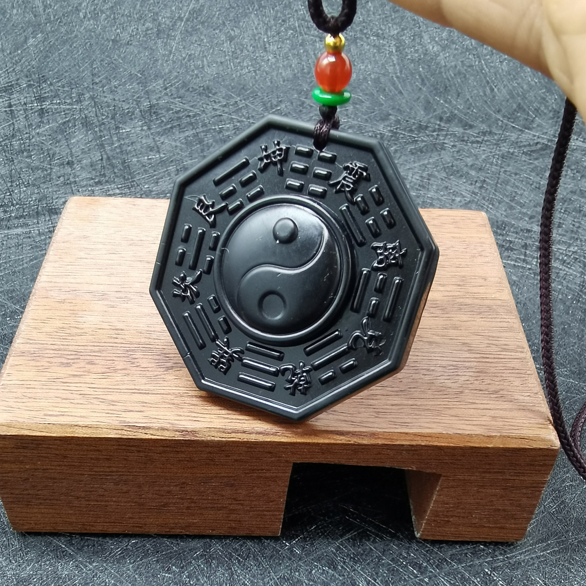跨境货源黑曜石太极八卦吊坠男女款道教护身符项链挂件会销礼品