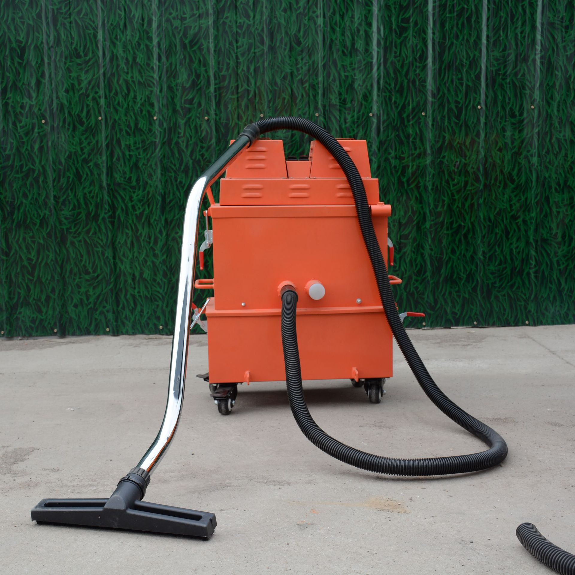 价格低服务好工业吸尘器干湿两用除尘清扫工业吸尘器工业吸尘器