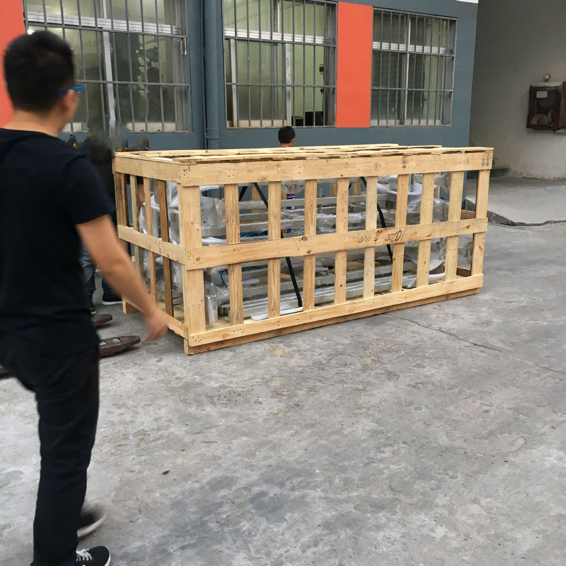 四川成都出口物流花格箱免熏蒸胶合板周转木箱卡扣木包装箱