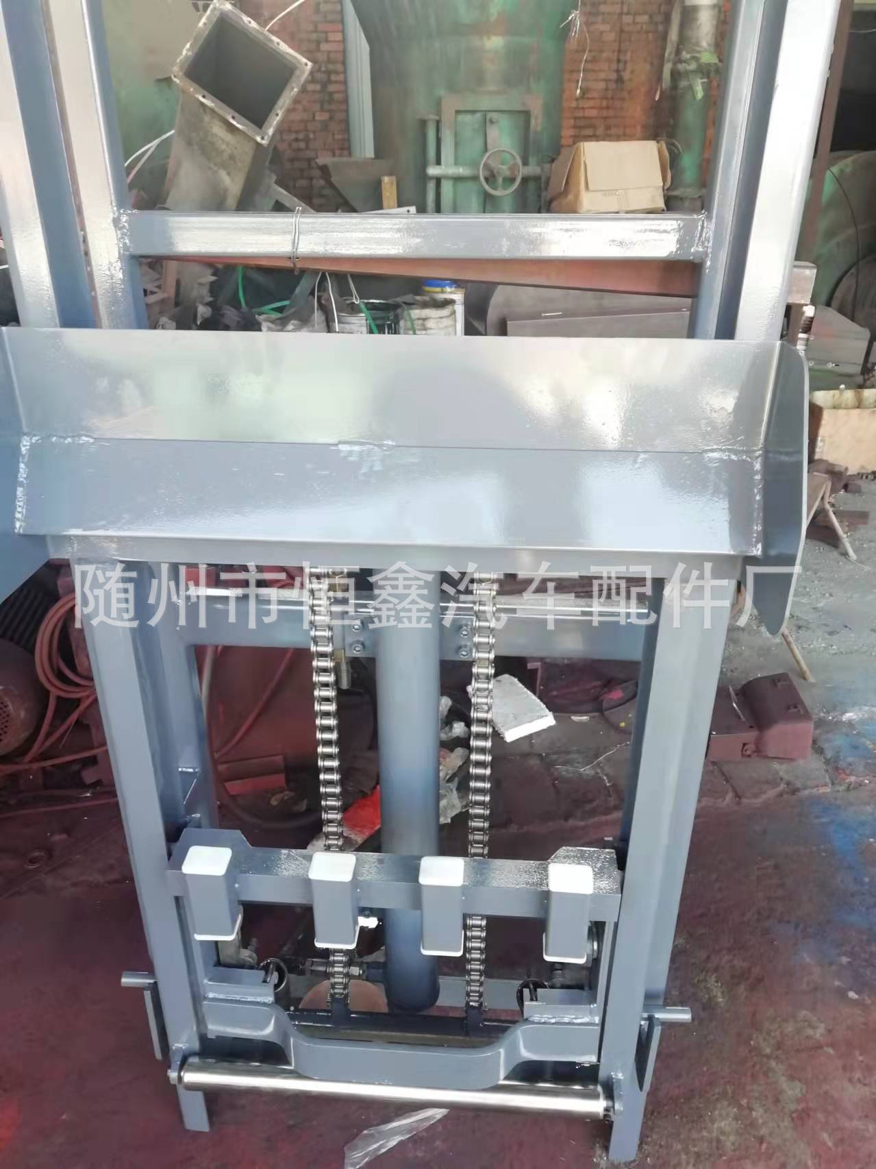 主营产品:渣土车pvc篷布;挂桶式垃圾车;垃圾桶提升机;餐厨