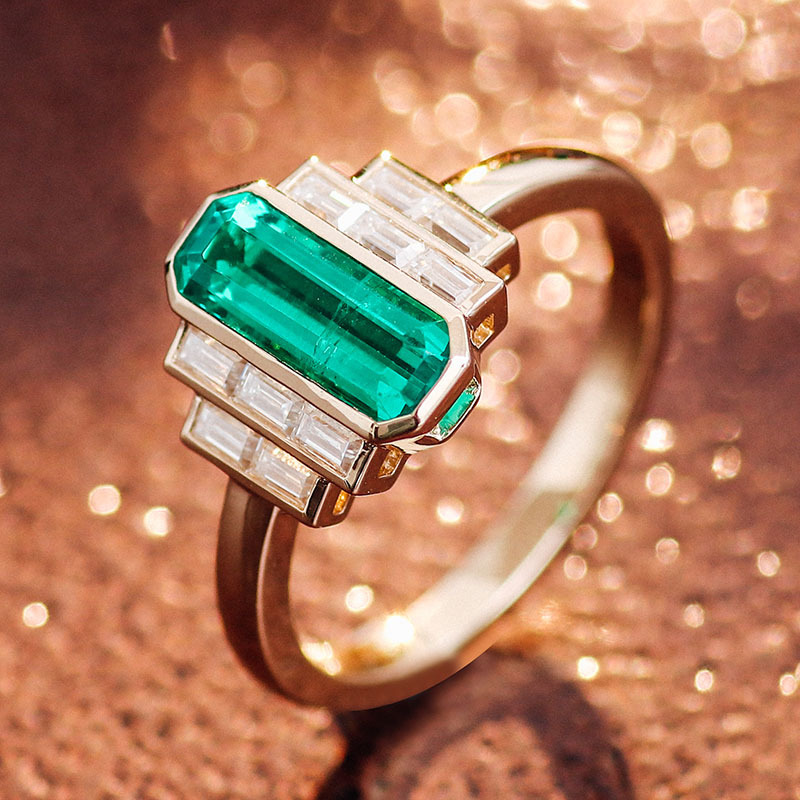 轻奢气质通勤培育祖母绿戒指女长方形2克拉简约绿宝石镶钻戒子