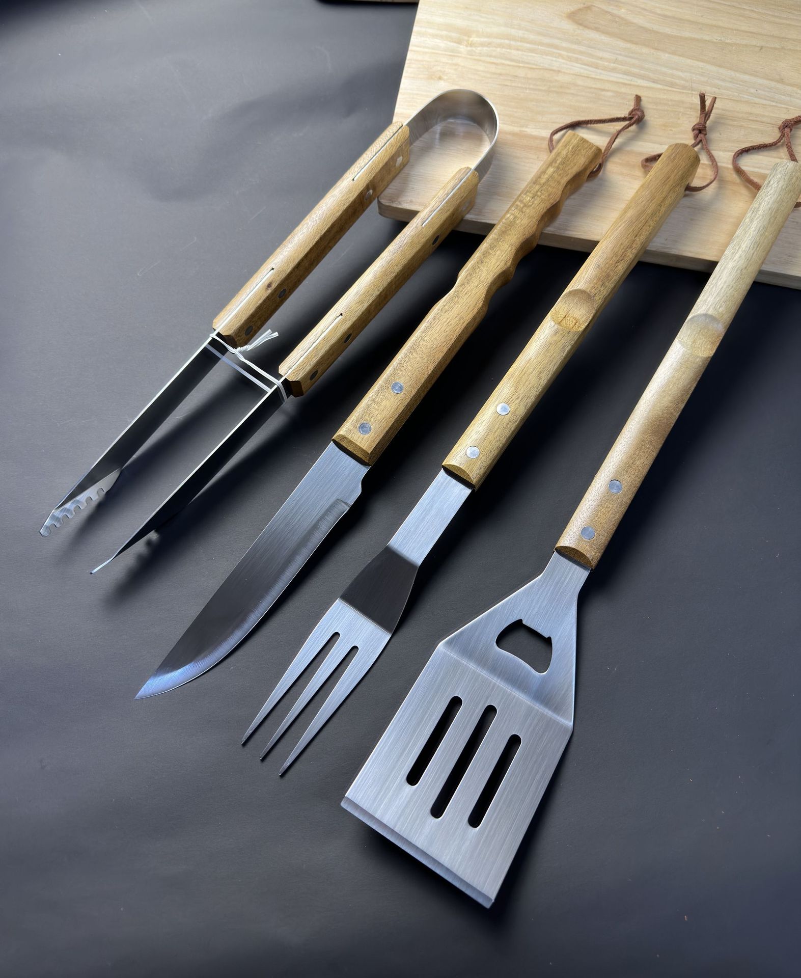 【厂家】木柄不锈钢bbq户外野营家用烤具叉铲夹刀烤肉组合工具_广东