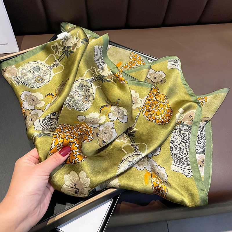 Chinese Style Retro Vase Spring Summer Thin Silk Scarf Women's High-Grade Mulberry Silk Neck Scarf to Give Mom