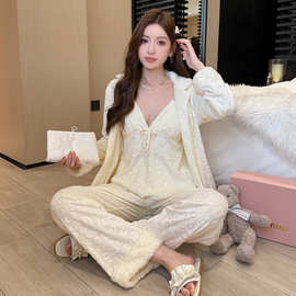 海岛绒睡衣女冬季加厚保暖高级感吊带长袖长裤家居服三件套
