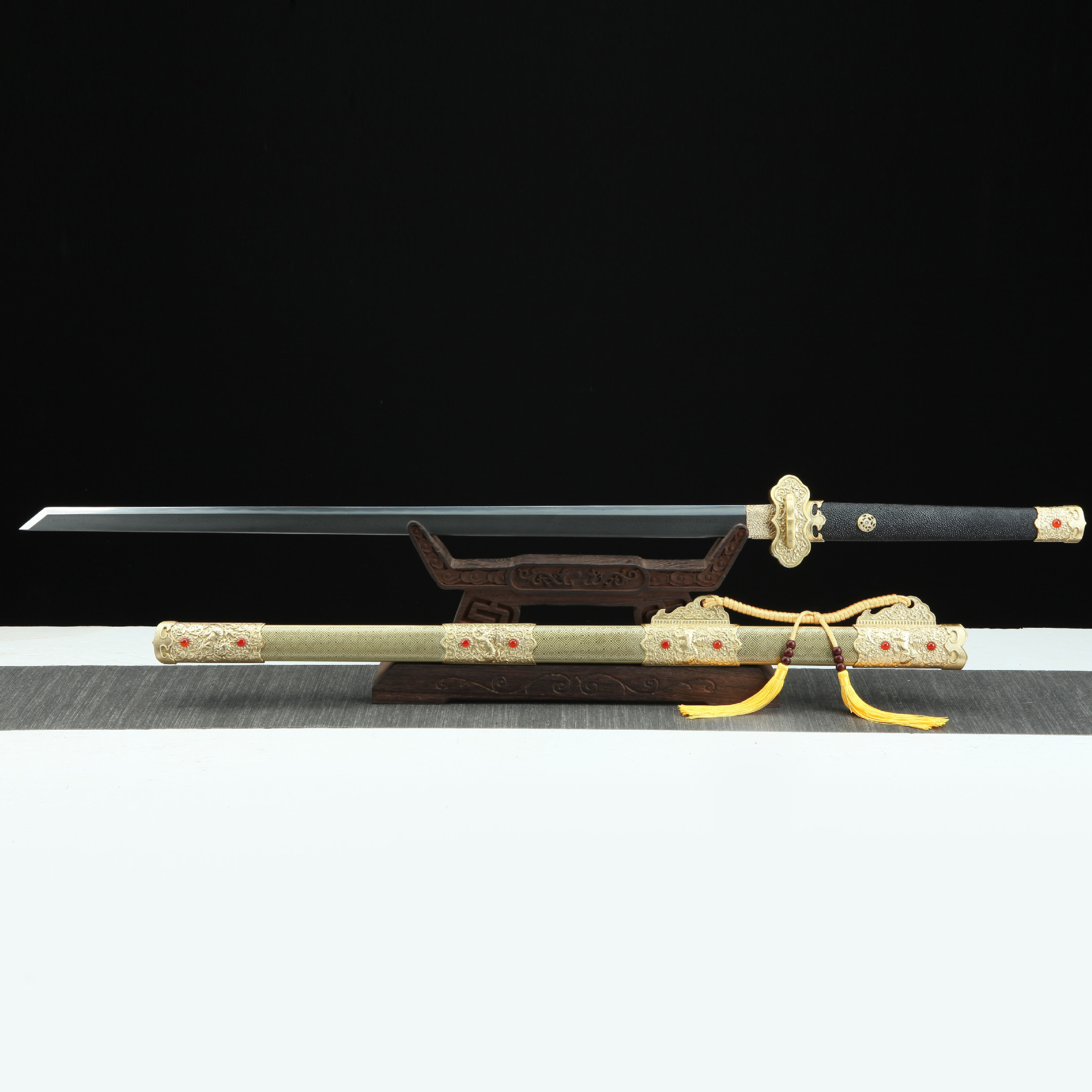 龙泉刀剑手工锻打一体唐横刀亮铜传统硬剑孔雀纹冷兵器收藏未开刃