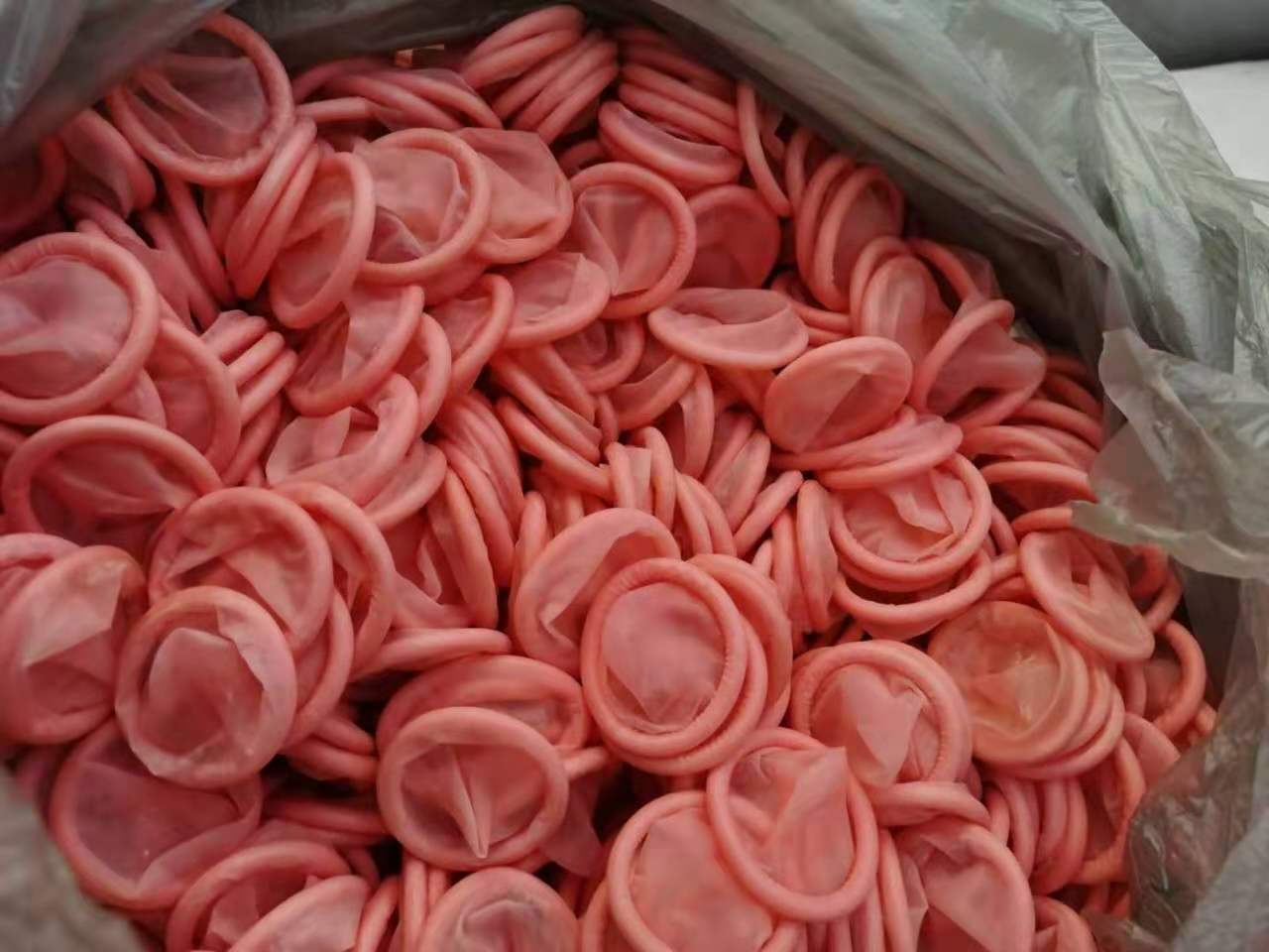 聚氨酯避孕套干裸套乳胶 彩色套心超薄大油量各种安全套量大从优