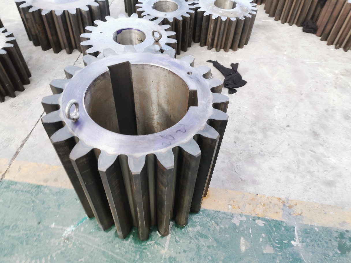 徐州2.2米矿渣球磨机小齿轮,表面高频,调质处理