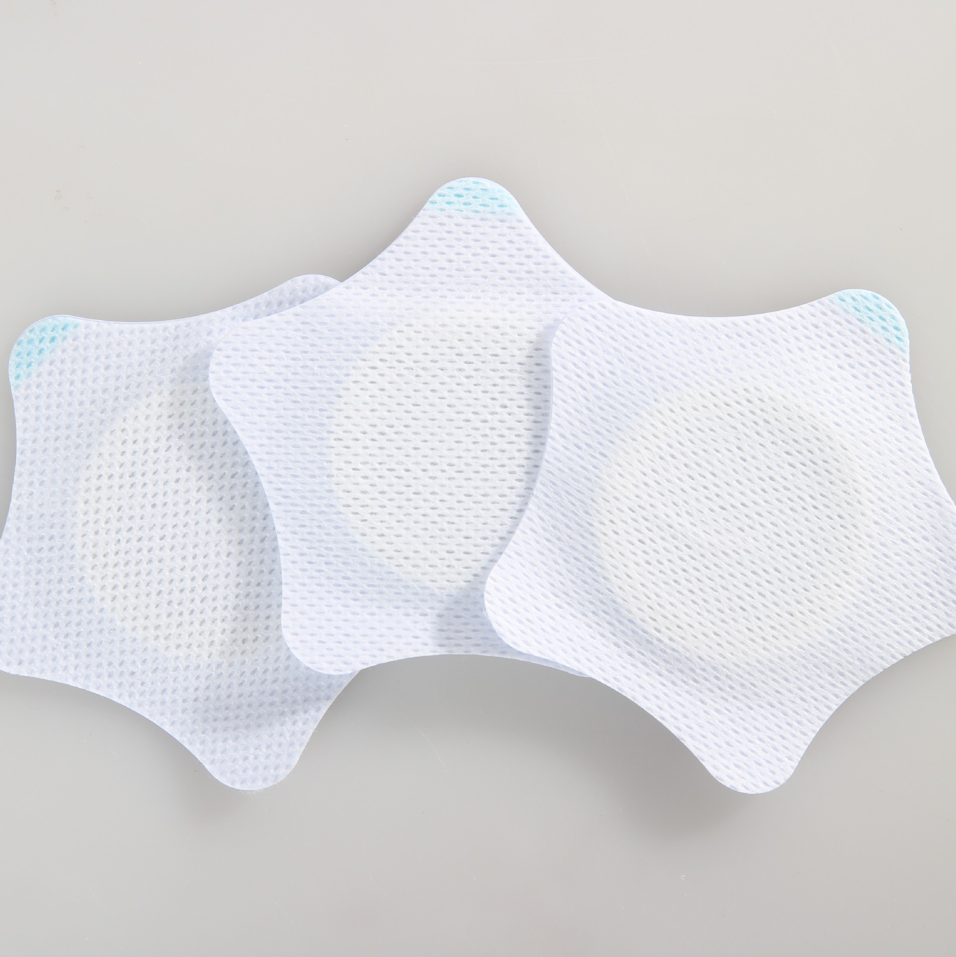 厂家直供膏药布空白贴水刺无纺布白网孔空敷贴三伏贴三九贴穴位贴