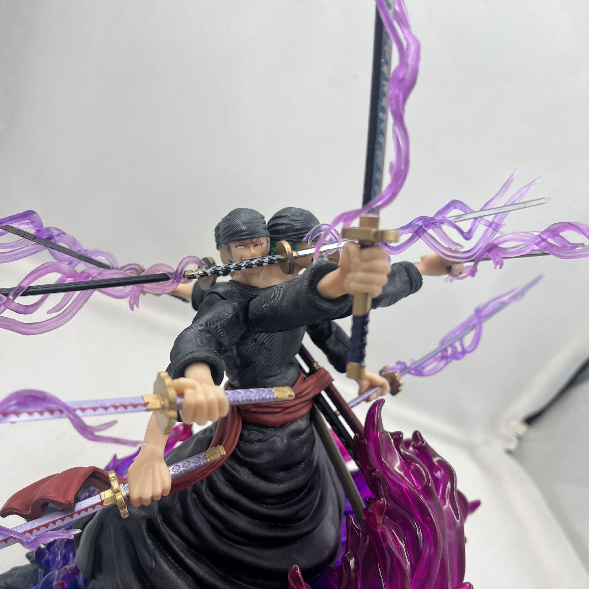 One Piece Gk Three-Head Six-Arm Nine-Knife Flow Asura Saolong Combat Form Model Ornaments Hand-Made Wholesale