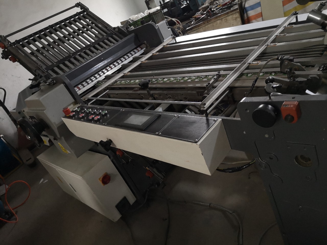 上海紫宏折页机