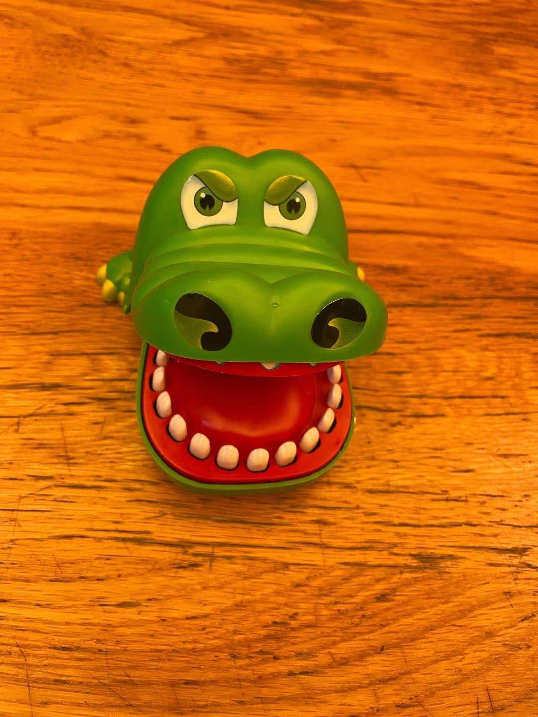 抖音同款咬手指鳄鱼玩具儿童亲子整蛊咬手玩具按牙齿玩具牙科礼品