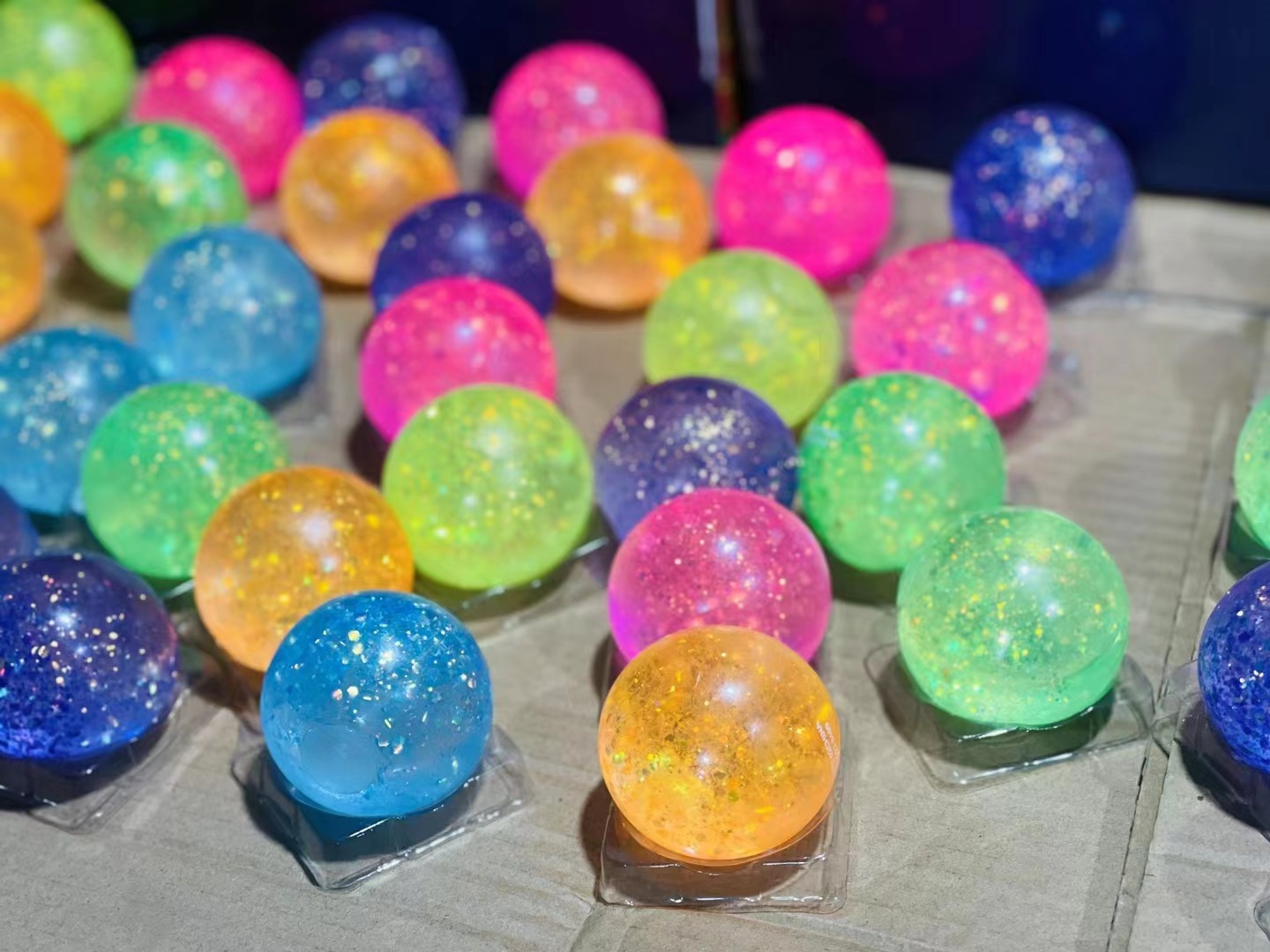 麦芽糖球亮片减压球解压发泄水晶手捏揉挤压qq弹透明麦芽糖发泄球