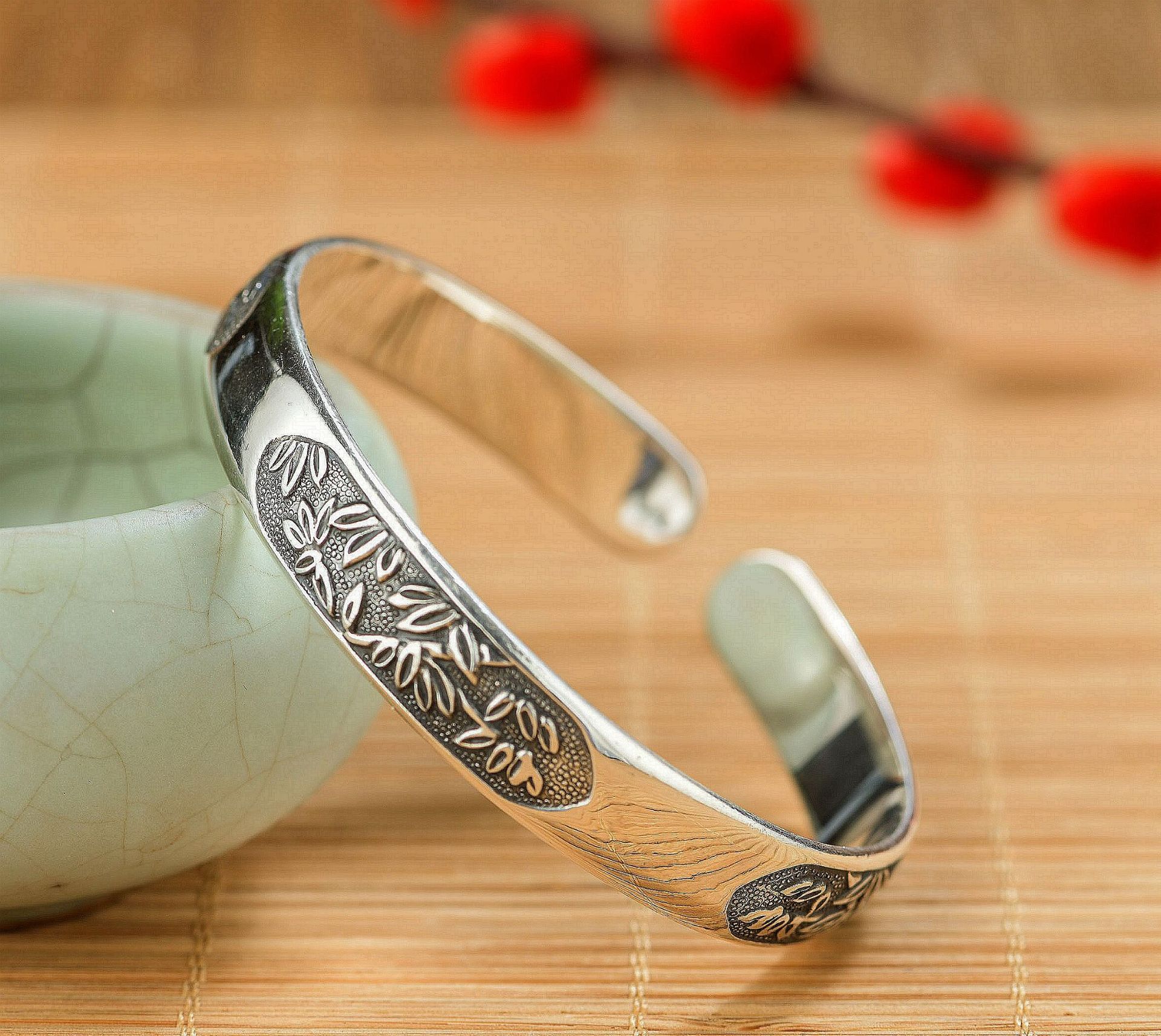 大理雪花银竹报平安s999足银手镯花开富贵民族风雕花银镯子送妈妈