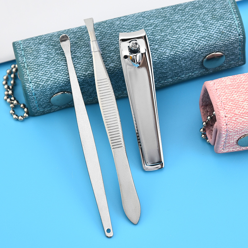 Stainless Steel Nail Clippers 4-Piece Set Nail Clippers Eye Tweezer Ear Pick Nail Scissors Ear Pick Portable Nail Beauty Tool Set