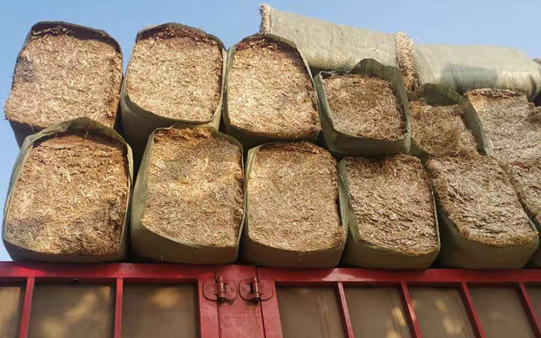 小麦秸秆压块草料 压块麦秸饲草 养殖性牛羊兔子粗饲料