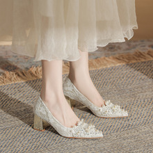 法式秀禾主婚纱两穿新娘婚鞋2024年新款蕾丝水晶鞋粗跟高跟单鞋女