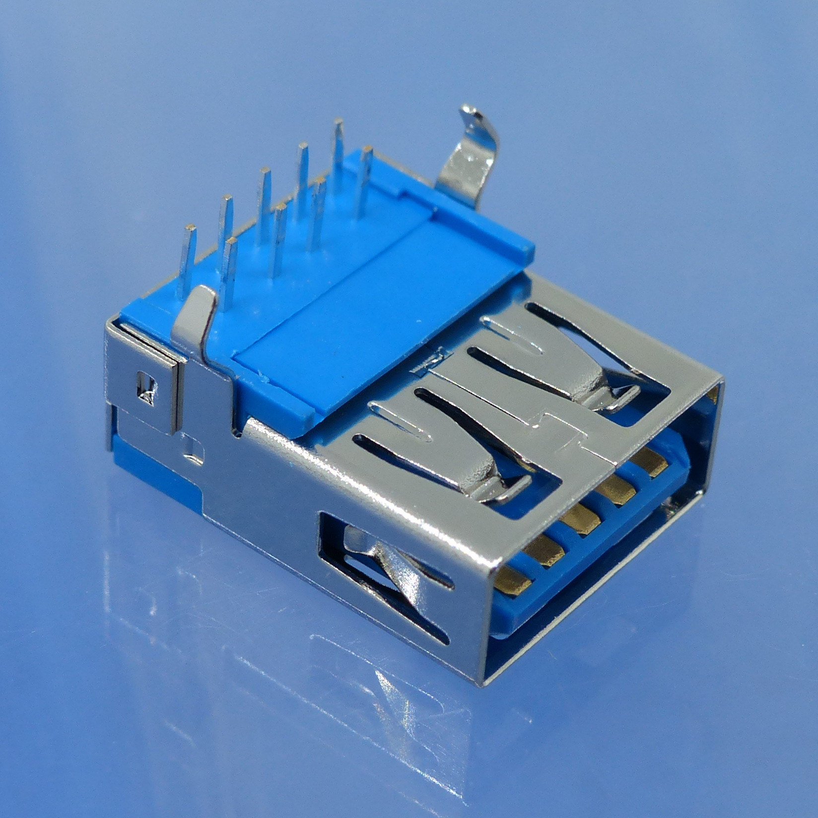 usb3.0af母座90°弯脚卧插9p平口直边 长l16.5铁壳pbt