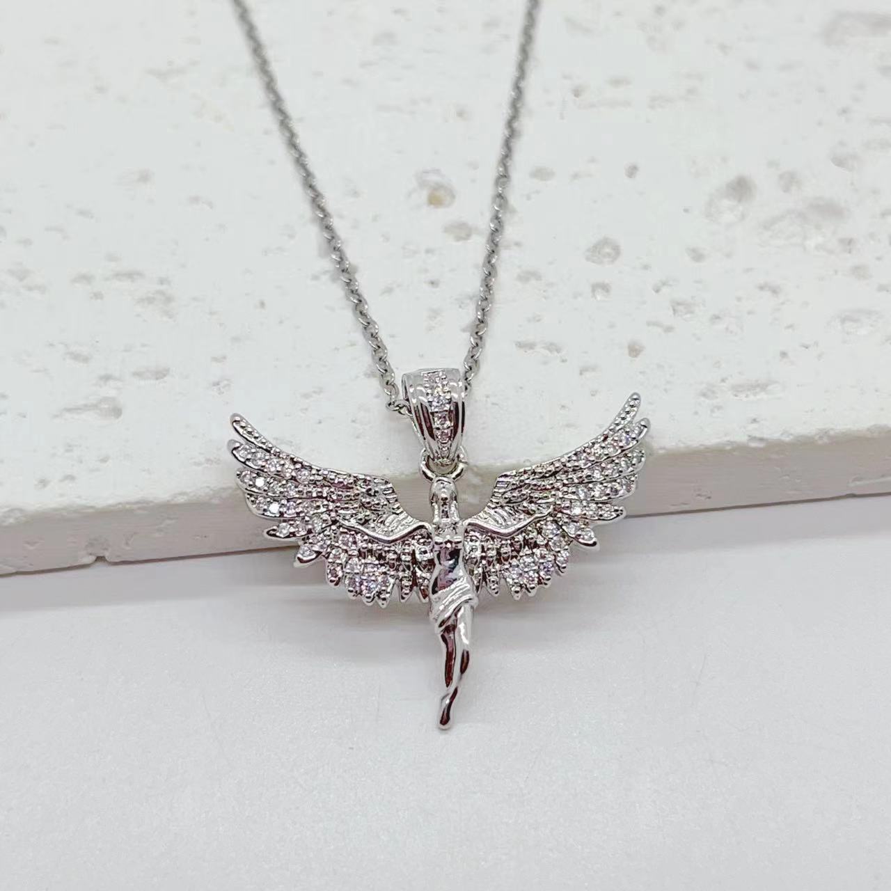 Micro-Inlaid Copper Zircon Titanium Steel Chain Personality Fashion Minority Design Flying Bird Necklace Electroplated 18K Accessories Wholesale