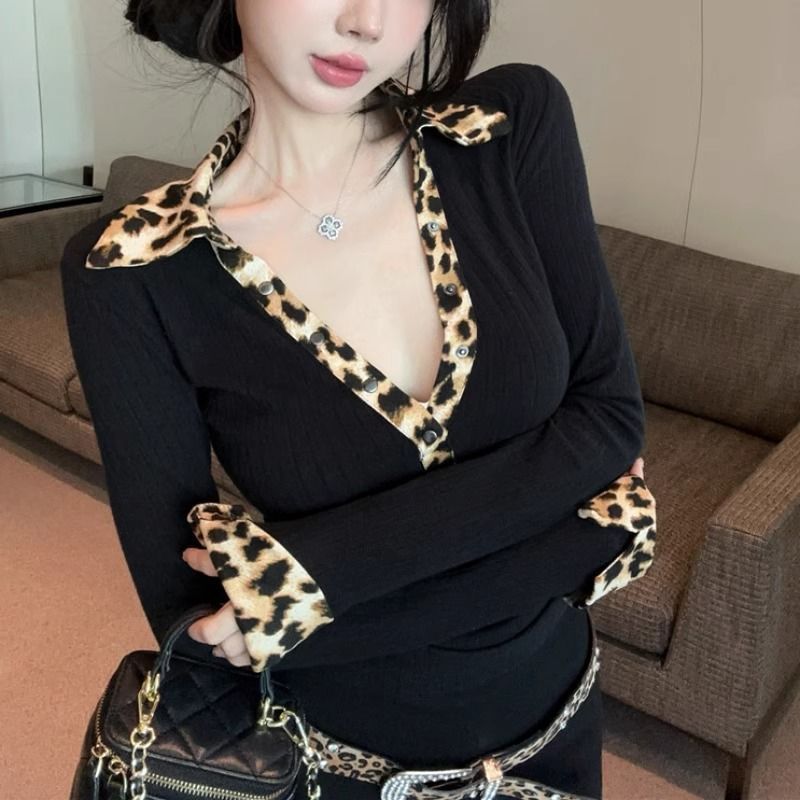 秋冬辣妹设计感豹纹拼接领深长袖恤女性感热辣显瘦打底上衣