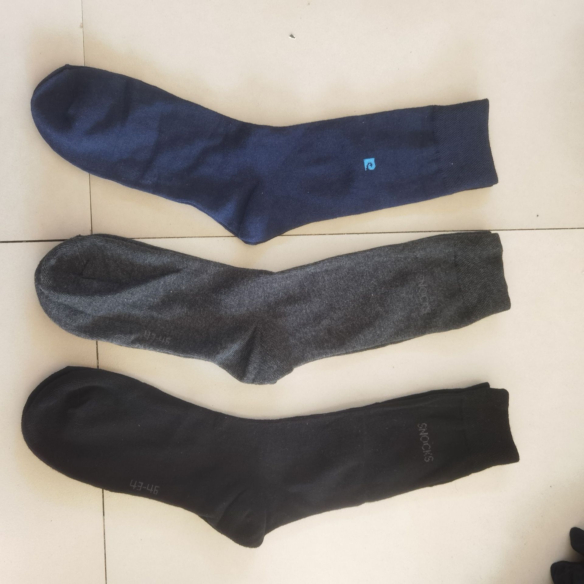 外贸袜子秋冬季男士保暖中筒袜纯色百搭中老年长筒袜地摊夜市批发