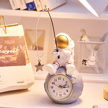 创意宇航员时钟桌面摆件钟表闹钟学生专用起床神器儿童男孩小礼物