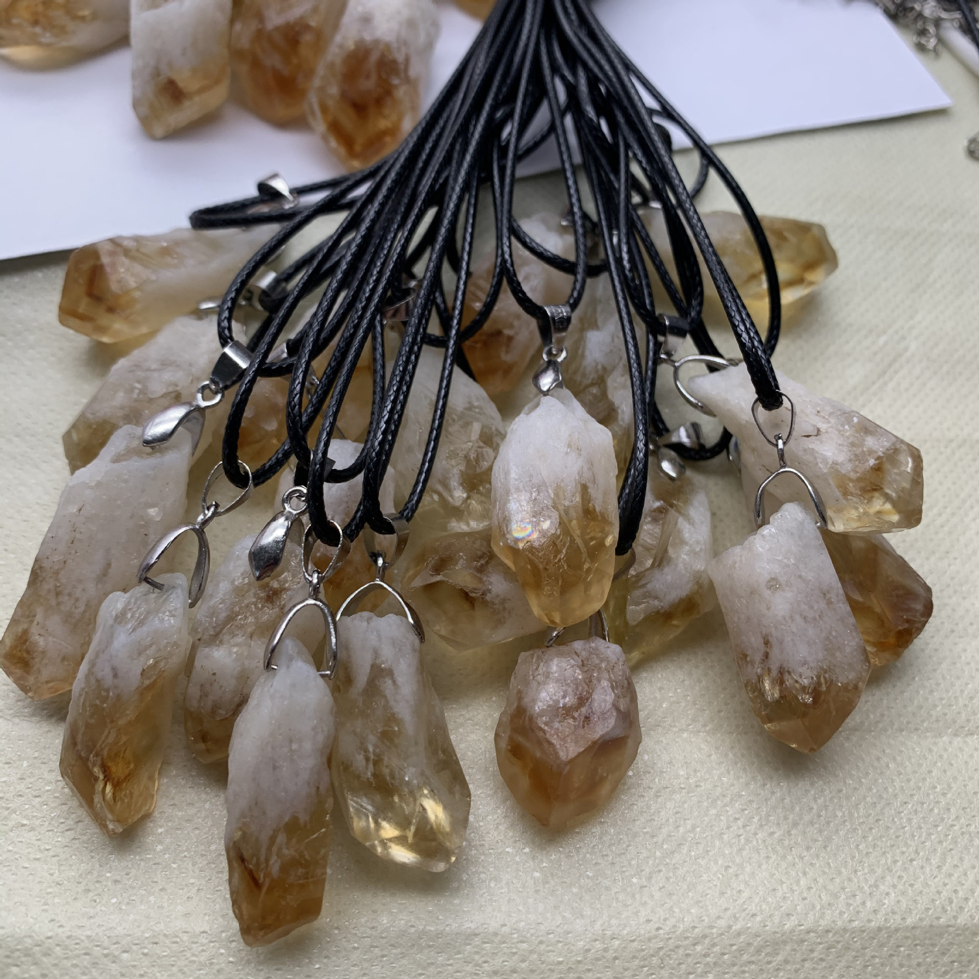 长期现货天然黄水晶吊坠 黄塔晶原石吊坠女士饰品吊坠水晶批发