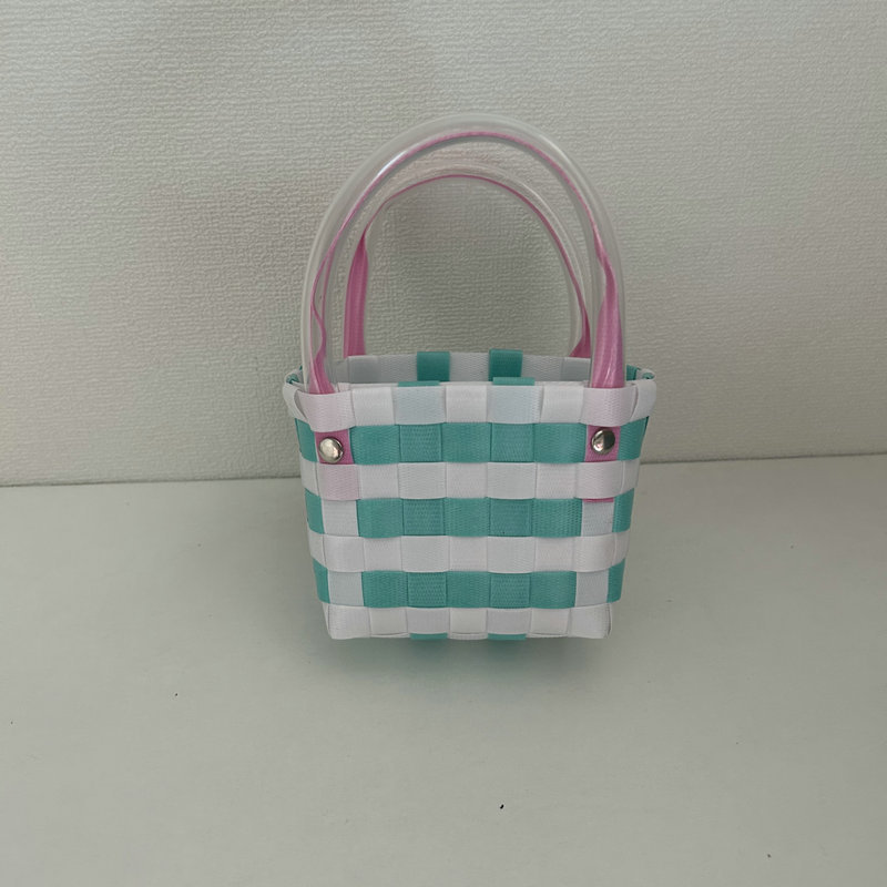 Factory Wholesale Grid Knitted Basket Basket Spring Outing Picnic Basket Special-Interest Design Travel Beach Straw Bag