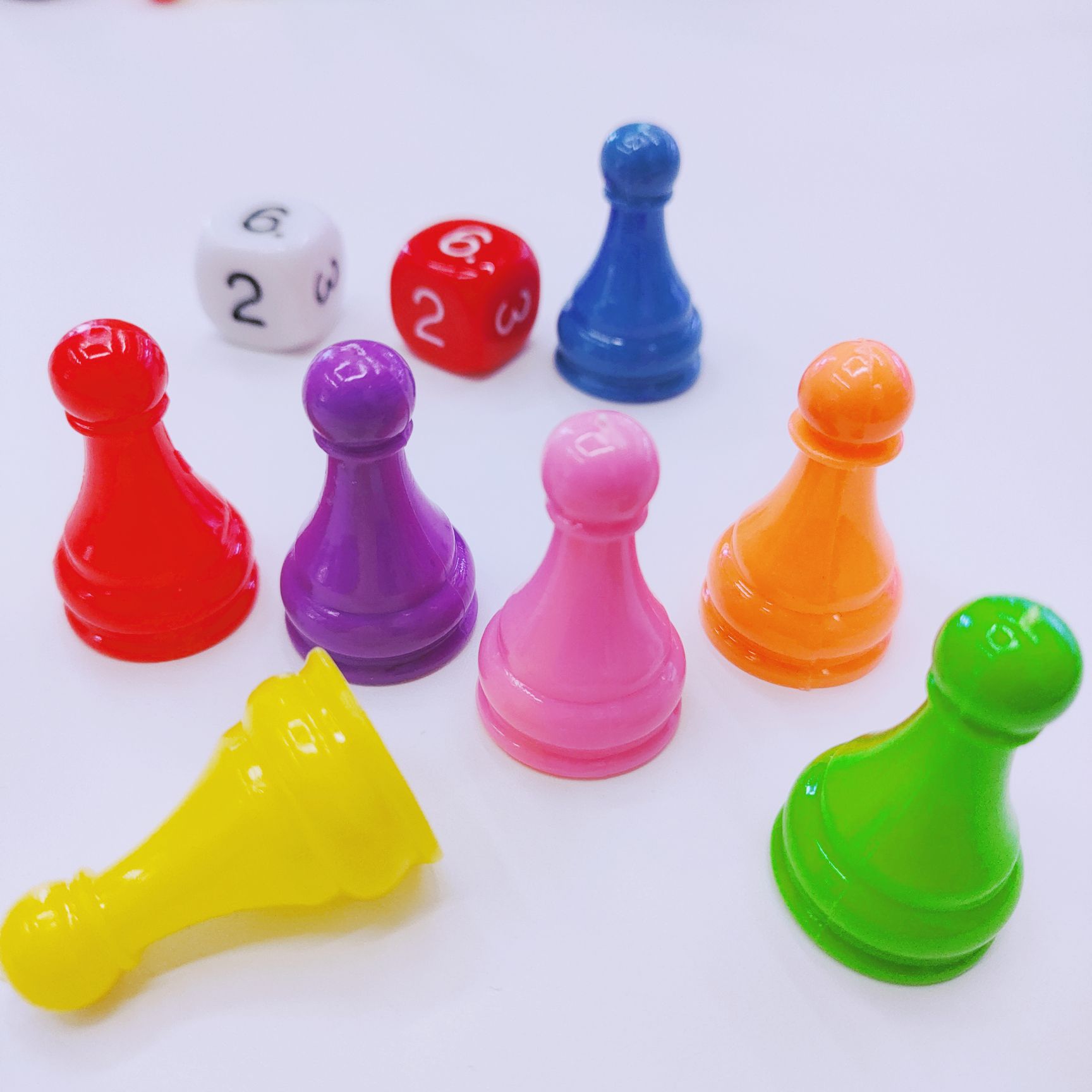 义乌赌鬼] 塑料ps棋子 骰子棋子套装 游戏棋子配件 飞行棋 大跳棋