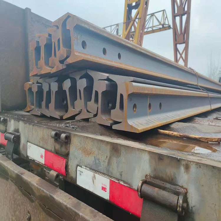 攀钢qu120 50kg 轻轨 吊车轨价格